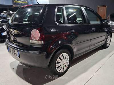 Volkswagen Polo Benzina Neopatentati Km 100.000 usata Sedriano