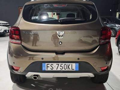 Dacia Sandero Stepway Benzina Neopatentati Km 75.000 usata Sedriano