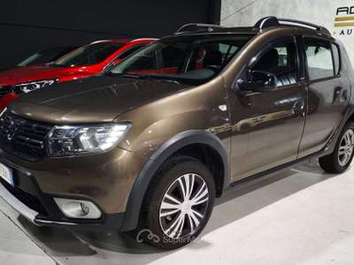 Dacia Sandero Stepway Benzina Neopatentati Km 75.000 usata Sedriano