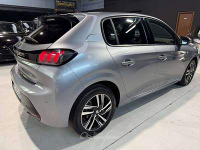 Peugeot 208 101cv usata Sedriano