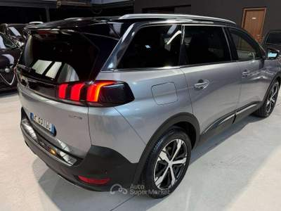Peugeot 5008 131cv usata Sedriano