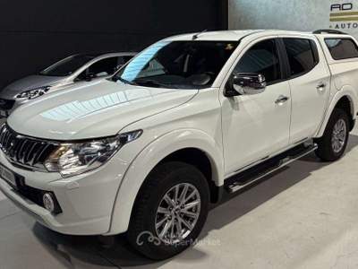 Mitsubishi L200 Automatico+4x4+Hard top+Neopatentati usata Sedriano