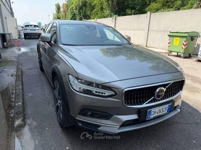 Volvo V90 Cross Country 2.0 b5 Business Pro awd auto Oro usata Cremona