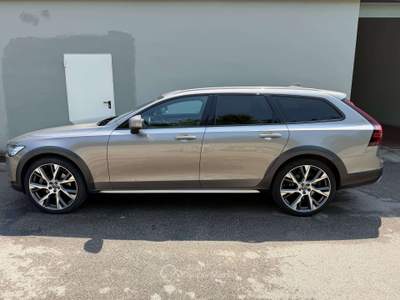 Volvo V90 Cross Country 2.0 b5 Business Pro awd auto Oro usata Cremona