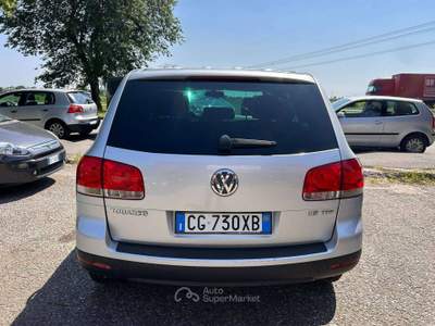 Volkswagen Touareg Touareg I 2004 2.5 tdi R5 Grigio usata Inzago