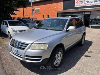 Volkswagen Touareg Touareg I 2004 2.5 tdi R5 Grigio usata Inzago