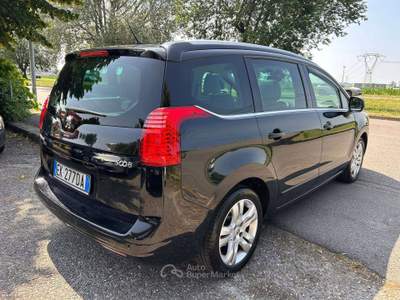 Peugeot 5008 5008 I 2011 1.6 e-hdi 8v Family s Nero usata Inzago