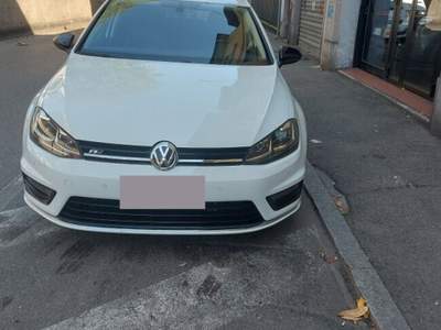 Volkswagen Golf 1.6TDI 110CV R-LINE Bianco usata Varese