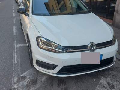 Volkswagen Golf 1.6TDI 110CV R-LINE Bianco usata Varese