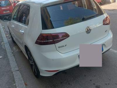 Volkswagen Golf 1.6TDI 110CV R-LINE Bianco usata Varese