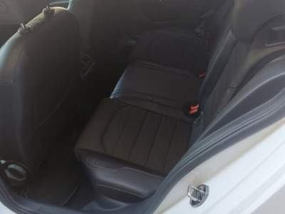 Volkswagen Golf 1.6TDI 110CV R-LINE Bianco usata Varese
