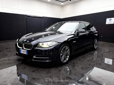 BMW Serie 5 520d 520 520d Touring Business 190cv auto usata Cassinetta di Lugagnano