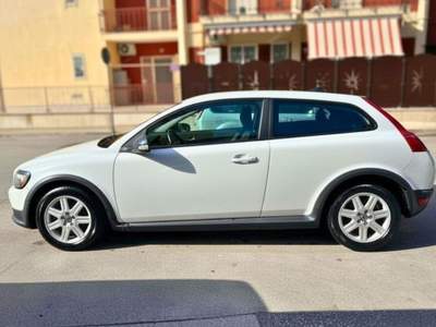 Volvo C30 D Kinetic *Tagliando OK* Bianco usata Bari