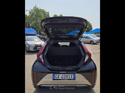 Toyota Aygo X  -  1.0 lounge 72cv Giallo usata Piacenza