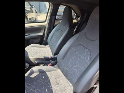 Toyota Aygo X  -  1.0 lounge 72cv Giallo usata Piacenza