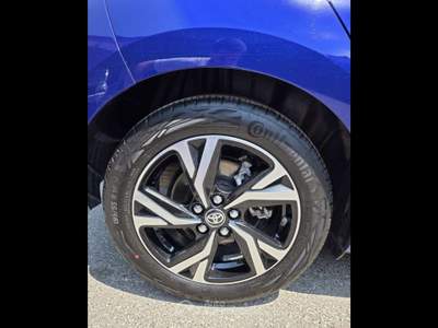 Toyota Yaris  - yaris 1.5h trend Blu/Azzurro usata Piacenza