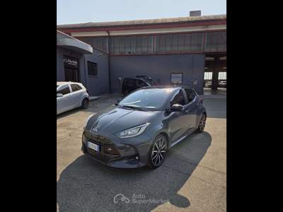 Toyota Yaris  - yaris 1.5h 130 gr sport Grigio usata Piacenza