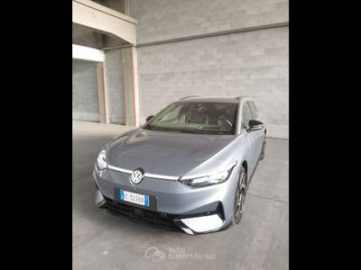 Volkswagen ID.7  -  77 kwh pro edition plus 285cv Blu/Azzurro usata Piacenza