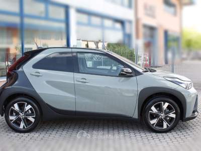 Toyota Aygo X Aygo X 1.5 Hybrid 115 CV 5 porte Icon Verde usata San Miniato