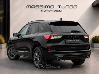 Ford Kuga 1.5 TDCI 120 CV S&S 2WD P. ST-Line Nero usata Casarano