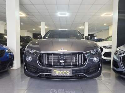 Maserati Levante V6 Diesel 250 CV AWD Gransport Grigio usata Carinaro