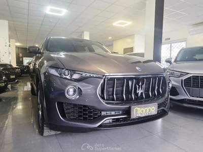 Maserati Levante V6 Diesel 250 CV AWD Gransport Grigio usata Carinaro