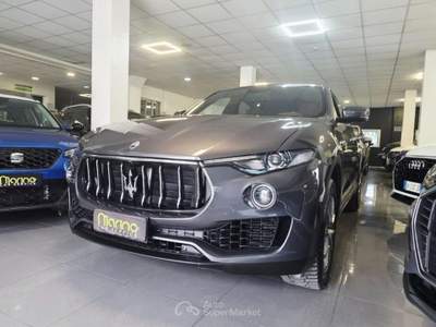 Maserati Levante V6 Diesel 250 CV AWD Gransport Grigio usata Carinaro