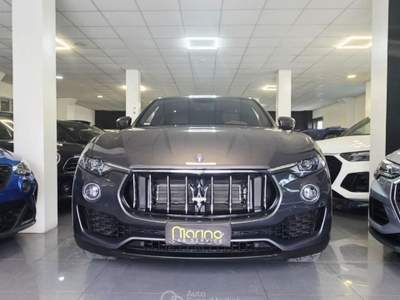 Maserati Levante V6 Diesel 250 CV AWD Gransport Grigio usata Carinaro