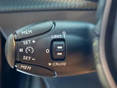 Peugeot 208  1.2 puretech Allure Pack s&s 100cv Grigio usata Sant'Anastasia