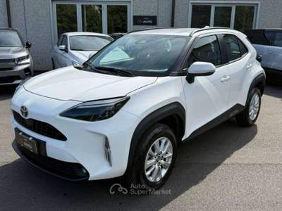 Toyota Yaris Cross 1.5h Active fwd 115cv e-cvt PROMO FIN Bianco usata Verona