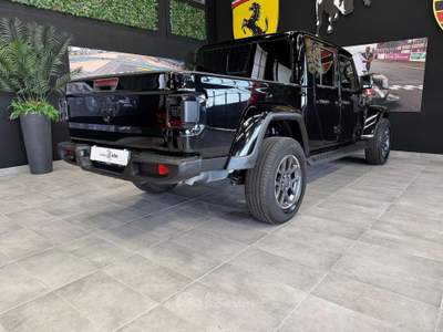 Jeep Gladiator 3.0 V6 Overland *I.V.A.22%* 4wd auto Nero usata Lesmo