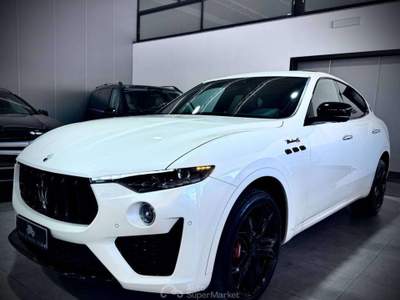 Maserati Levante 3.0 V6 430CV Modena S Bianco usata Napoli