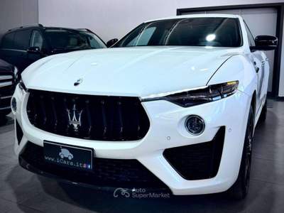 Maserati Levante 3.0 V6 430CV Modena S Bianco usata Napoli