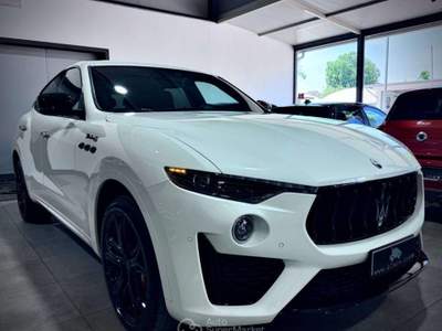 Maserati Levante 3.0 V6 430CV Modena S Bianco usata Napoli