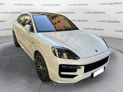 Porsche Cayenne Coupé 4.0 V8 Turbo E-Hybrid | IVA, MATRIX, 22", SPORTDESIGN, PCCB Bianco usata Suzzara