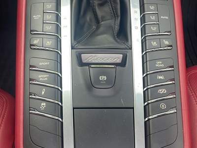 Porsche Macan Porsche Macan 3,6 performance prezzo 49900 Bianco usata Catania