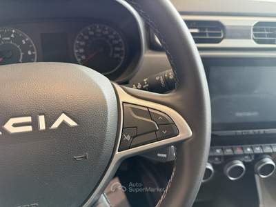 Dacia Duster 1.0 TCe 4x2 100cv Eco-G Journey Up Arancione usata Salerno