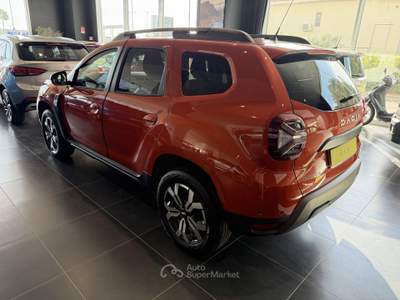 Dacia Duster 1.0 TCe 4x2 100cv Eco-G Journey Up Arancione usata Salerno