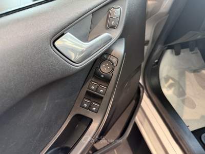 Ford Fiesta 1.0 EcoBoost Hybrid 125CV Titanium Argento usata Salerno