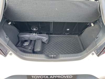 Toyota Aygo X 1.0B (72 CV) Active S-CVT Bianco usata Varese