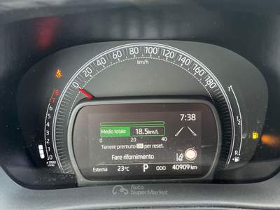 Toyota Aygo X 1.0B (72 CV) Active S-CVT Bianco usata Varese