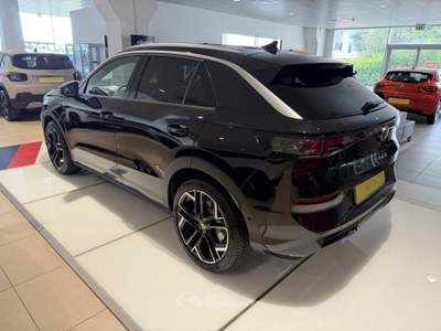 Volkswagen T-Roc 1.5 eTSI 110kW ACT R-Line DSG Nero usata Salerno