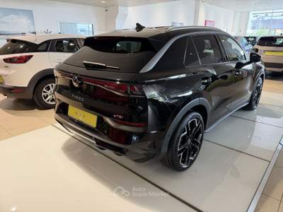 Volkswagen T-Roc 1.5 eTSI 110kW ACT R-Line DSG Nero usata Salerno