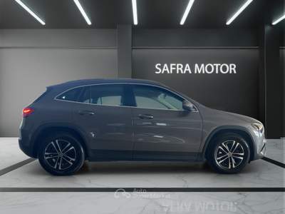 Mercedes-Benz GLA GLA 180 d Advanced Grigio usata Rende