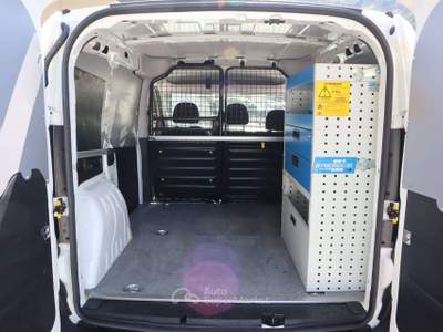 Fiat Doblò Fiat DOBLO 1.6 JTDM 105 CV 3 POSTI SCAFFALI 13.850 + IVA Bianco usata Varna