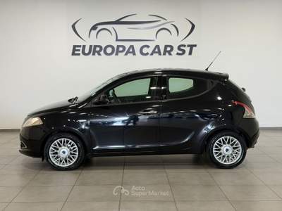 Lancia Ypsilon 1.3 MultiJet 95 cv Stop & Start Silver Nero usata Caresanablot