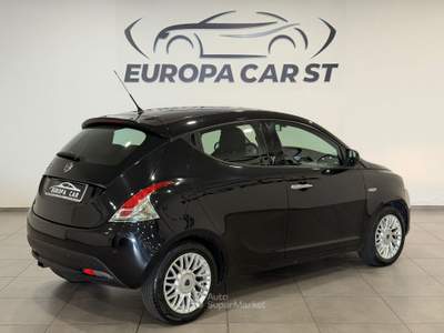 Lancia Ypsilon 1.3 MultiJet 95 cv Stop & Start Silver Nero usata Caresanablot