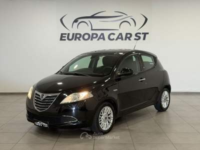 Lancia Ypsilon 1.3 MultiJet 95 cv Stop & Start Silver Nero usata Caresanablot