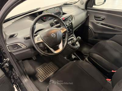 Lancia Ypsilon 1.3 MultiJet 95 cv Stop & Start Silver Nero usata Caresanablot
