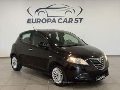 Lancia Ypsilon 1.3 MultiJet 95 cv Stop & Start Silver Nero usata Caresanablot